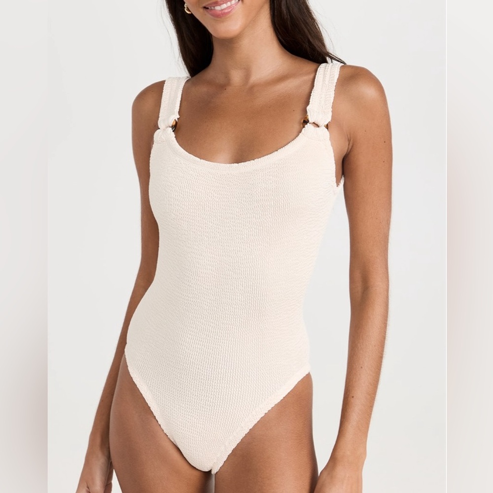 Hunza G
Domino Swim One Piece